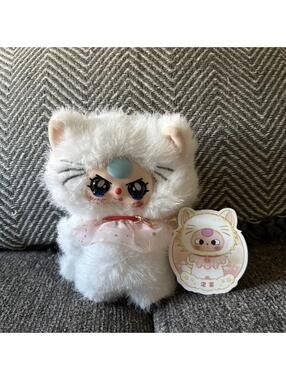 bb3 white cat plush pendant